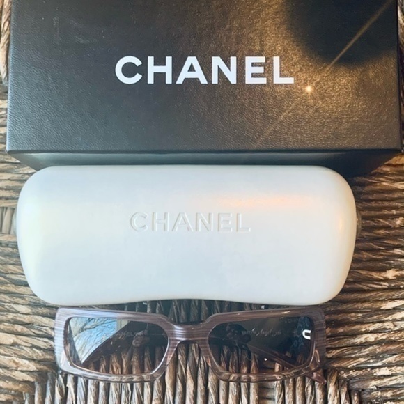 ✨CC Authentic CHANEL Ombré Taupe Sunglasses 😎 - Picture 8 of 12